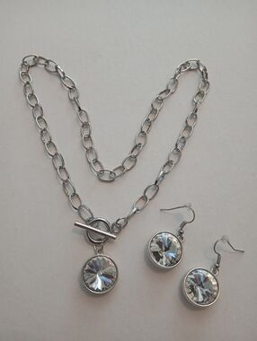 #1217. Silver Toned & Clear Glass Rhinestone, Toggle Necklace & Earring Set